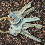 Złamany klucz w zamku: Przyczyny, metody wyciągania i zasady bezpieczeństwa